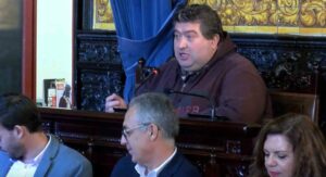 Archivan la denuncia presentada por Jorge Domínguez contra el portavoz de Vox, Antonio Gallardo