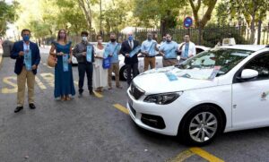 Apymeal y Radio Taxi organizan una campaña para incentivar el comercio tradicional