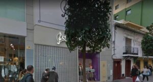 La agonía de la calle Ancha aumenta con el anuncio de cierre de Stradivarius