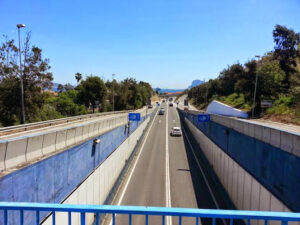 El Ayuntamiento repondrá el próximo lunes las luminarias del Acceso Norte al puerto