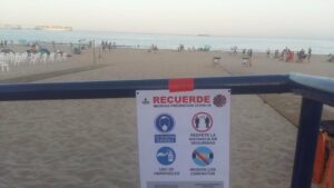 Todas las playas de la comarca deberán cerrar por la noche al estar en nivel 2