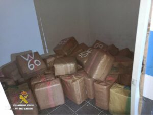 La Guardia Civil localiza dos toneladas de hachís en una guardería de droga en La Línea