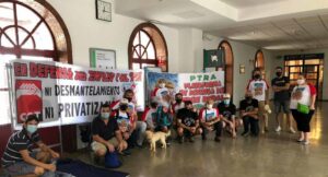 Ronda toma el testigo y protagoniza un encierro en la estación por la Algeciras-Bobadilla