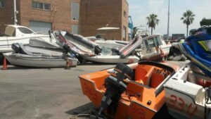 Más de 200 embarcaciones incautadas se amontonan de forma descontrolada en el Servicio Marítimo