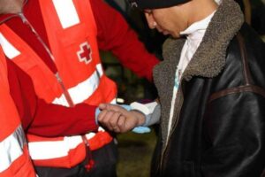 Trasladan al puerto de Algeciras a ocho inmigrantes rescatados en el Estrecho de Gibraltar