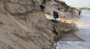 Nace la plataforma 'Salvemos Rinconcillo' ante la creciente pérdida de metros de arena