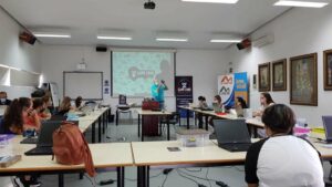 La Línea vive una intensa jornada tecnológica en femenino en su primer 'Steam Girls'