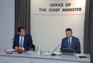 El ministro de Educación de Gibraltar dimite a menos de un mes de la vuelta al cole 'post Covid'