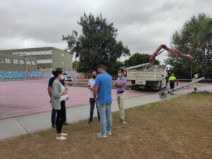El Ayuntamiento instala alumbrado en el Paseo de la Cornisa