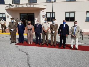 El alcalde da la bienvenida al nuevo comandante jefe del Batallón de Guerra Electrónica