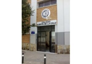 El positivo de un alumno provoca el aislamiento de 4º de Primaria del colegio Huerta de la Cruz