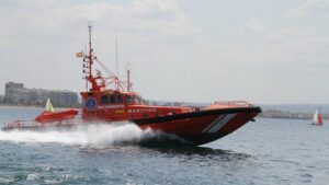 Evacuan al hospital de Algeciras a un tripulante de un petrolero con un traumatismo en la cabeza