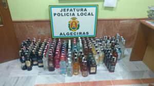 La Policía Local interviene casi 500 botellas de bebidas alcohólicas que iban ser vendidas ilegalmente
