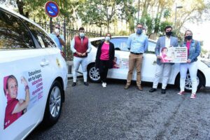 Los taxis algecireños lucirán lazos rosas en sus banderas en apoyo al Día Internacional del Cáncer de Mama