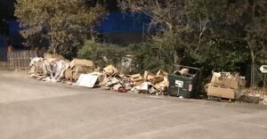 La Policía Local desarrolla una campaña de lucha contra los vertidos ilegales de escombros y enseres