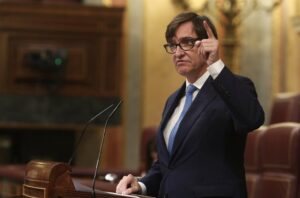 Sanidad divide a la población en 15 grupos que se vacunarán del Covid en tres fases