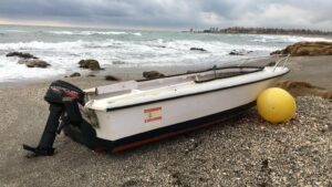 Detenidas dos personas en Torreguadiaro tras repostar con una embarcación a una narcolancha