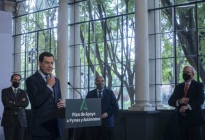 Andalucía activa una ayuda de 1.000 euros a 80.000 hosteleros, comerciantes, taxistas y feriantes