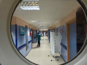 Faltan  6.000 los profesionales sanitarios para reforzar la "desbordada" Atención Primaria en Andalucía