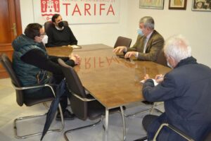 Reponsables de Secegsa trasladan al alcalde de Tarifa su proyecto para un túnel en el Estrecho