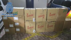 Ocho detenidos por alijar 7.500 cajetillas de tabaco de contrabando en San Roque