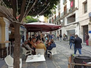 Andalucía amplía hasta las 21.30 la apertura de hostelería y comercio en municipios con nivel 2 de alerta
