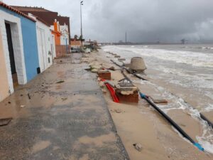 Salvemos Rinconcillo teme que nuevos temporales agraven el estado de la playa y las Marismas
