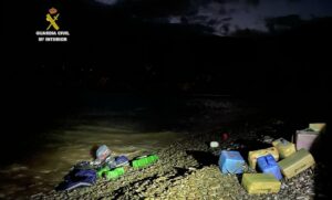 Cuatro detenidos con 2.800 kilos de hachís en una operación conjunta de Guardia Civil y Policía de Gibraltar