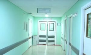 El Punta Europa comienza los traslados a Cádiz, dos de ellos pacientes Covid de UCI