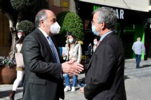 Los alcaldes de Algeciras y Estepona colaboran para recuperar edificios abandonados en La Caridad