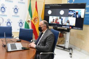 Vecinos de La Colonia San Miguel trasladan al equipo de gobierno sus reivindicaciones