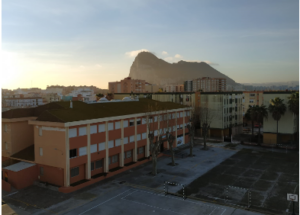 Un 65% del alumnado linense vuelve a las aulas este lunes tras bajar la incidencia en la ciudad