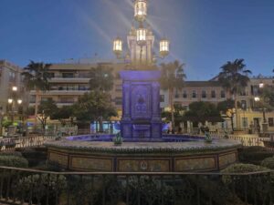 La plaza Alta se ilumina de azul por el Día Mundial del Síndrome de Asperger