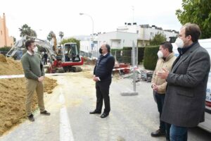 El alcalde visita las obras del nuevo colector de pluviales de Getares