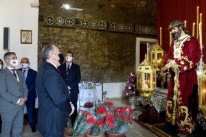 Centenares de algecireños muestran su veneración al Señor de Algeciras en San Isidro