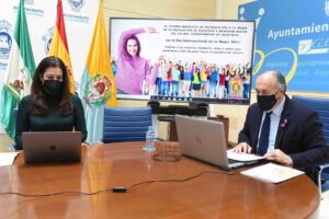 La Corporación Municipal participa en un manifiesto de reivindicación del papel de la mujer