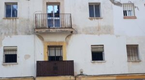 Adelante acusa al Ayuntamiento de abandonar a los vecinos afectados por el derrumbe en La Piñera