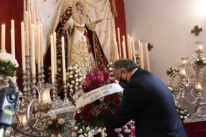 El alcalde respalda a los cofrades de Columna y Lágrimas ante la nueva imposibilidad de salir en procesión