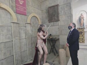 Landaluce visita las hermandades que deberían haber procesionado este Jueves Santo