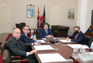 El senador Antonio Gutiérrez Limones visita Gibraltar y el Campo de Gibraltar