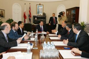 El PSOE recuerda a Landaluce que también se ha reunido en Convent Place con Picardo