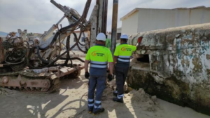 La Autoridad Portuaria comienza el recalce del búnker de la playa de El Rinconcillo