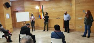 Pintor abre el taller de fotografía que imparte Pablo López