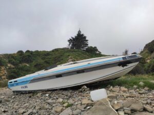 Adelante exige a Landaluce que limpie y retire las embarcaciones abandonadas en el Parque Natural del Estrecho