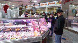 Los puestos de la plaza ya venden online y lo llevan a domicilio en el mismo día