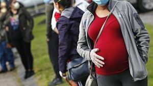 Las autoridades de Gibraltar ofrecen la oportunidad de vacunarse a mujeres embarazadas