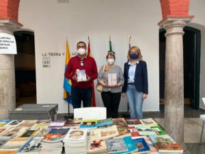 Las obras de Ahmed Ksiri, Juan Emilio Ríos y Carmen Sánchez, presentados en la Micro Feria del Libro