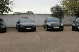 Recuperan en San Roque cinco vehículos robados preparados para alijar droga en la playa