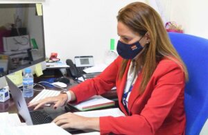 El plan de seguridad en playas y el programa de microbecas pasan por la Comisión de Hacienda