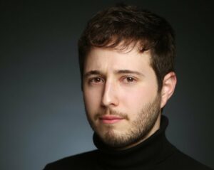 El escritor algecireño Che Ojeda presenta su nueva novela 'Lo que nos hace creer'